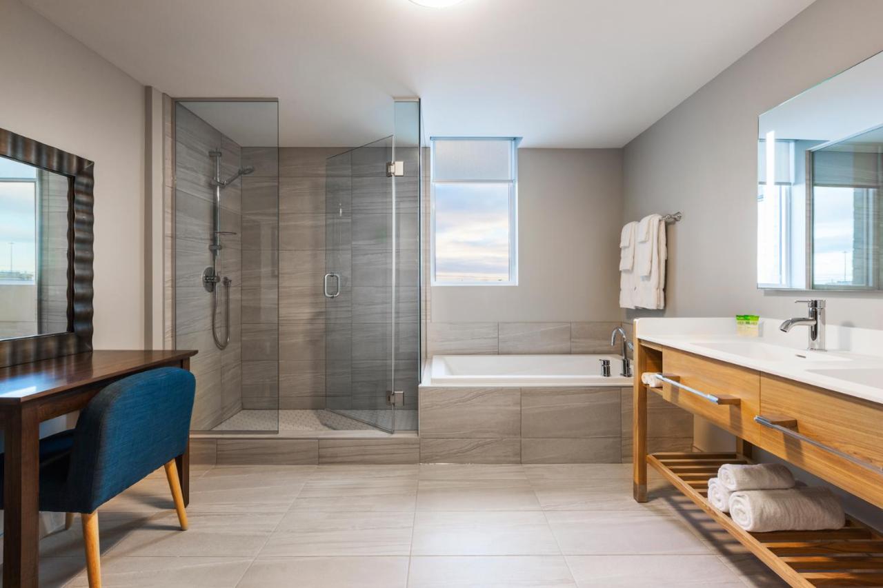 Imperia Hotel Et Suites Boucherville Eksteriør billede